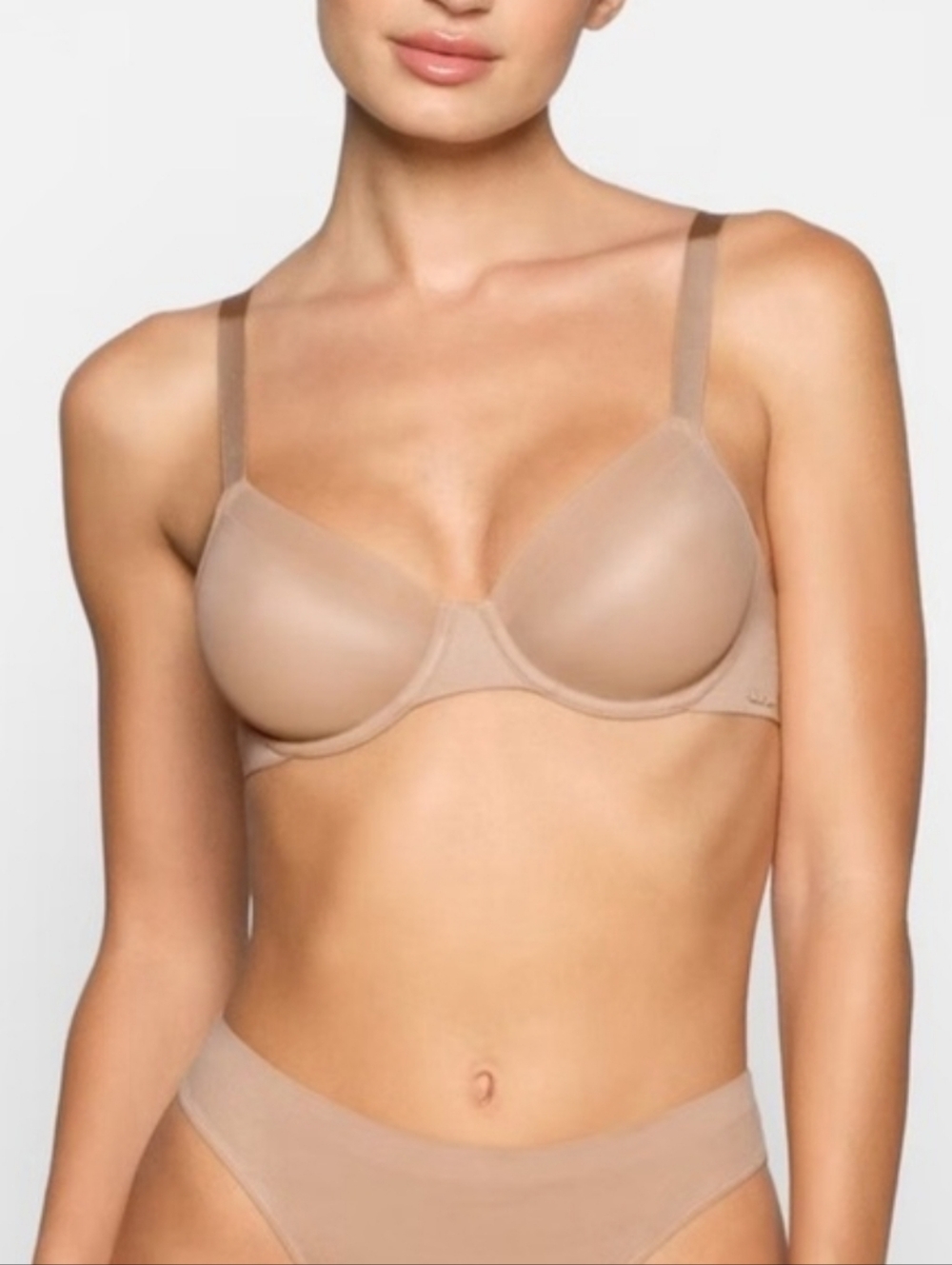 SKIMS▪️No Show Molded Unlined Demi Bra in Clay